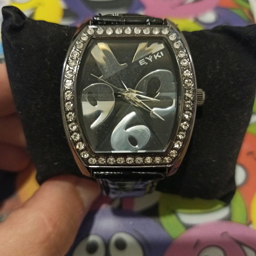 Eyki women's watch used with new battery
