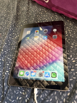 iPad Air 32 GB tablet