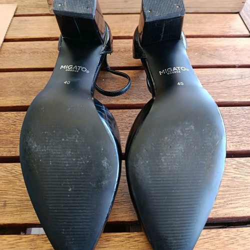 Migato black pumps with croc pattern and ankle strap, like new, size 40