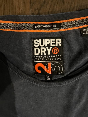 T-shirt Superdry αντρικό μπλε σκούρο 2XL μεταχειρισμένο με μικρά σημάδια χρήσης