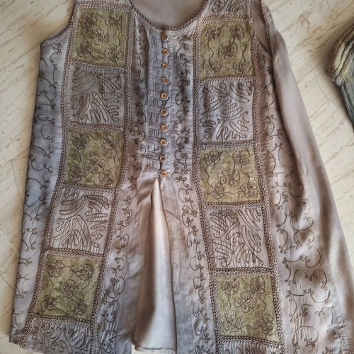 Boho Chic Shakti Set 2 Pieces like new, embroidered top and skirt