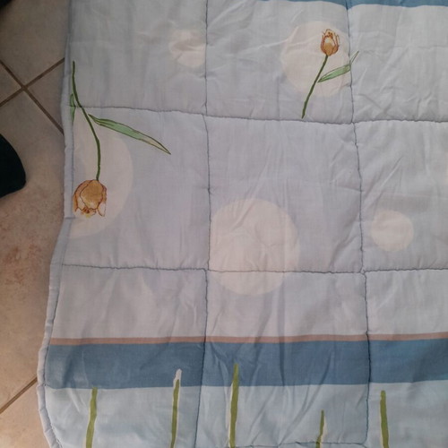 Double quilt like new, reversible floral and blue design 2.0x2.10m