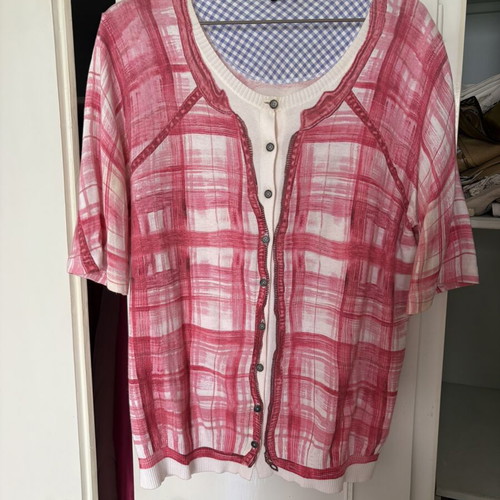 Basler cardigan sweater size 46 like new, white and pink