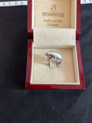 Silver 925 dolphin ring like new