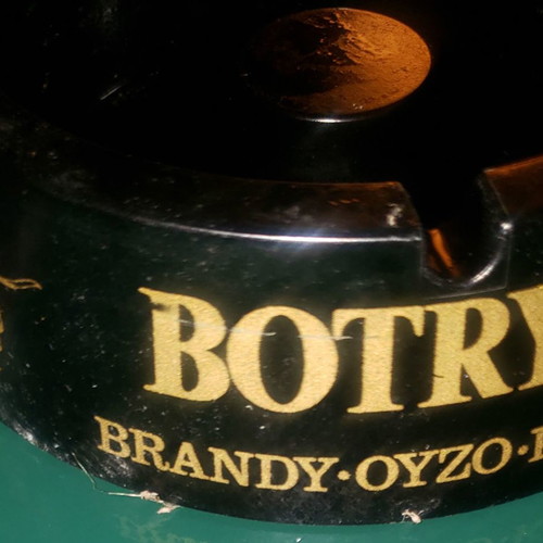 Botrys ashtrays used, pack of 4, plastic