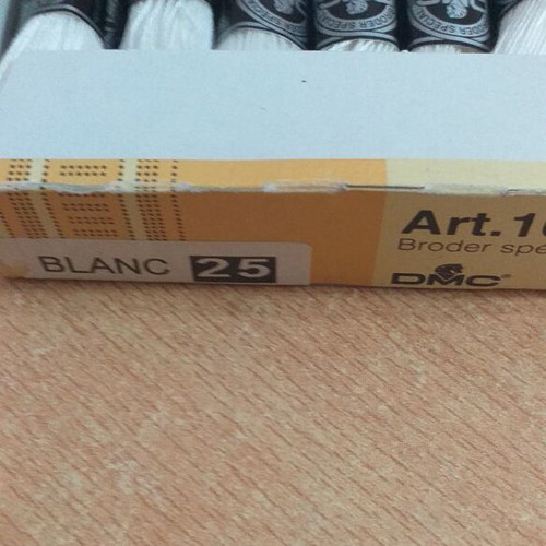 Βαμβακάκια DMC No 25 λευκά, κουτί με 13 τεμάχια καινούργια