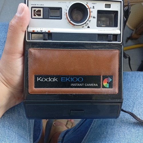 Kodak EK100 Instant Camera used with original box
