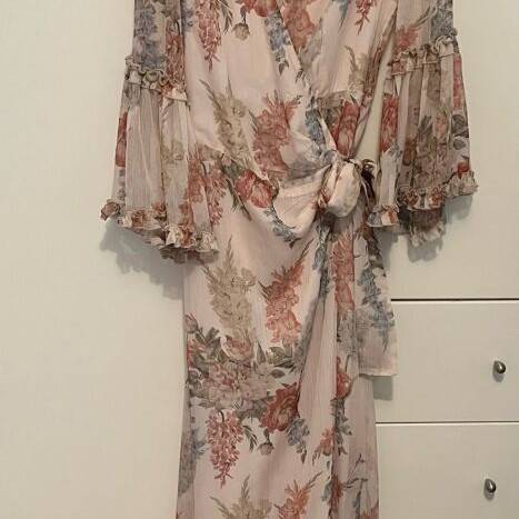 BSB dress wrap like new, size 38 S/M, beige