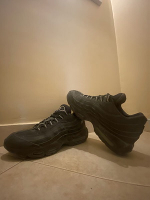 Nike Air Max 95 sneakers like new, size 42.5, black
