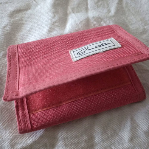 Vintage Sentio wallet like new, red