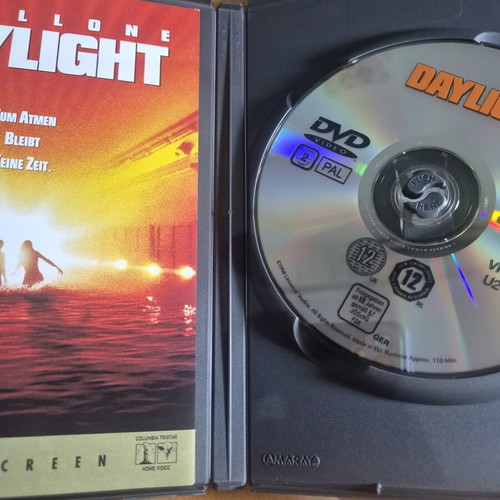 Daylight DVD Widescreen Edition like new, action adventure