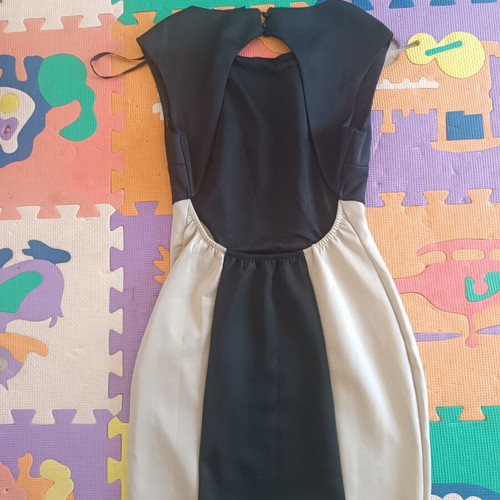 Large dress with elasticity Paris like new, black and beige