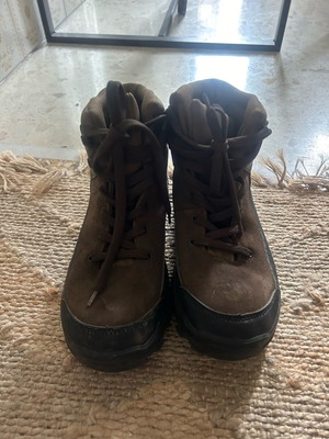 Hiking boots like new, size 41.5, black and brown