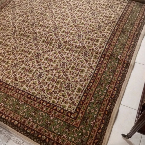 Classic wool rug like new 3.16 × 2.16 m