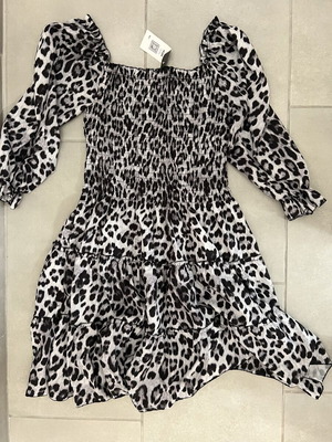 Mini dress with long sleeve new, one size