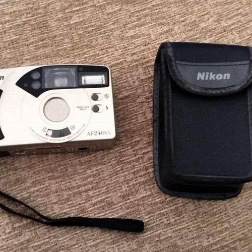 Φωτογραφική μηχανή Nikon AF240SV 28mm σαν καινούργιο με προστατευτικό τσαντάκι