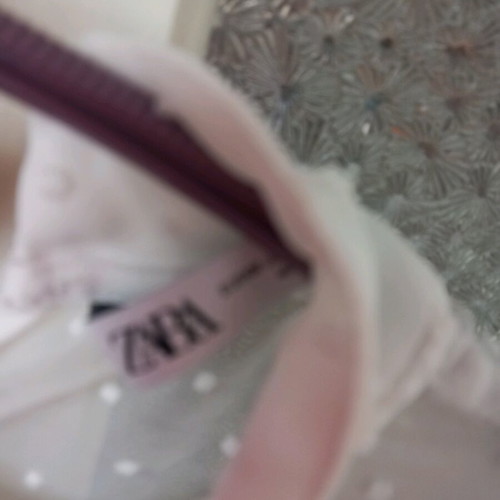 Zara t-shirt like new, white, size XS with bow