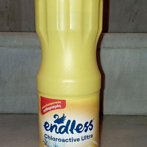 Kitchen paper 1 kilo and Edless bleach 750 ml pack of 4