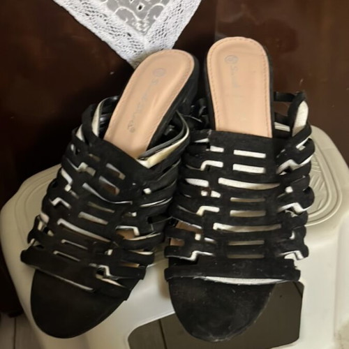 Slippers like new, size 40, black and beige