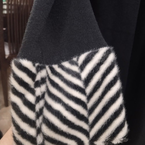 Thick cardigan like new, black and white, size Small-Medium-Large