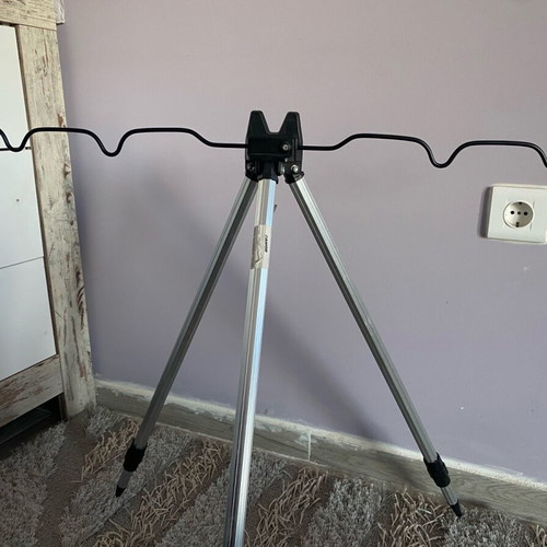 Camor extendable fishing rod tripod like new