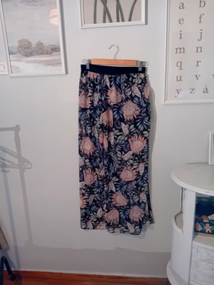 Maxi skirt like new, multicolor with transparency and slits
