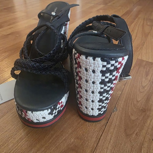 Tommy Hilfiger sandals new, genuine leather, size 38.5