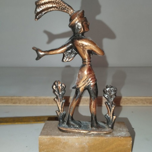 Decorative figurine used