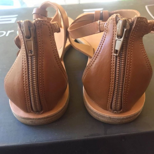 Dolce Vita leather sandals size 38 new, caramel color