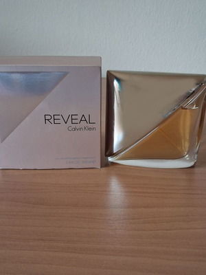 Calvin Klein Reveal perfume 100 ml like new