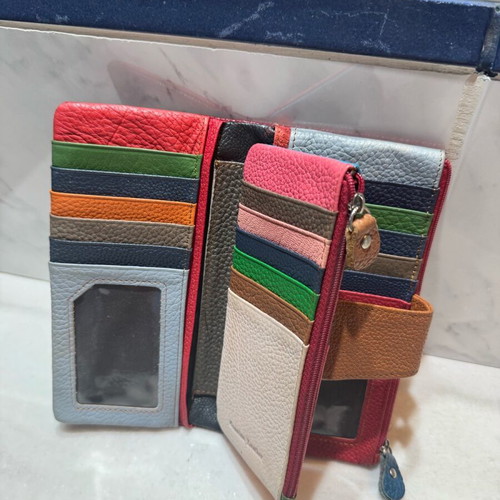 Women's wallet like new, multicolored with many compartments