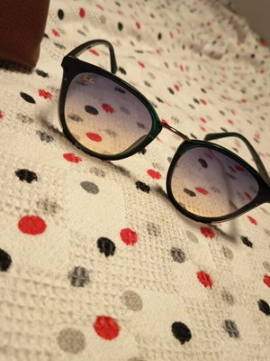 Ray Ban sunglasses like new, genuine