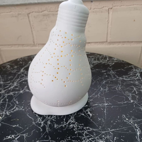 Ceramic color-changing table lamp like new