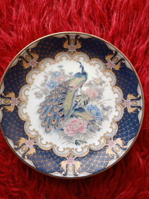 Porcelain plate Japanese like new, 16.5cm with peacocks