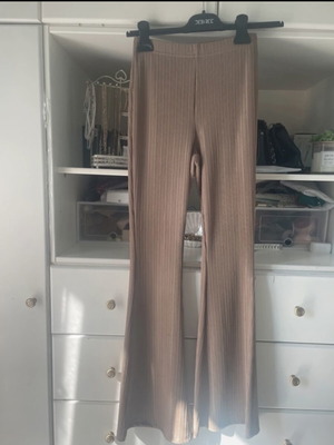 Shein fitted bell-bottom pants beige like new