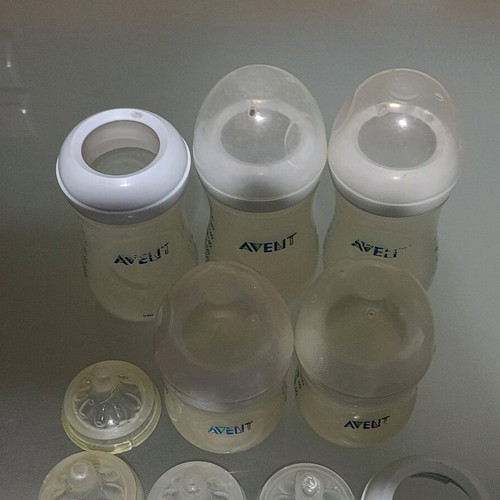 Philips Avent Natural baby bottles used, 5 pcs with 4 nipples size 3 and 6