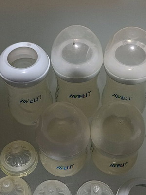 Philips Avent Natural baby bottles used, 5 pcs with 4 nipples size 3 and 6