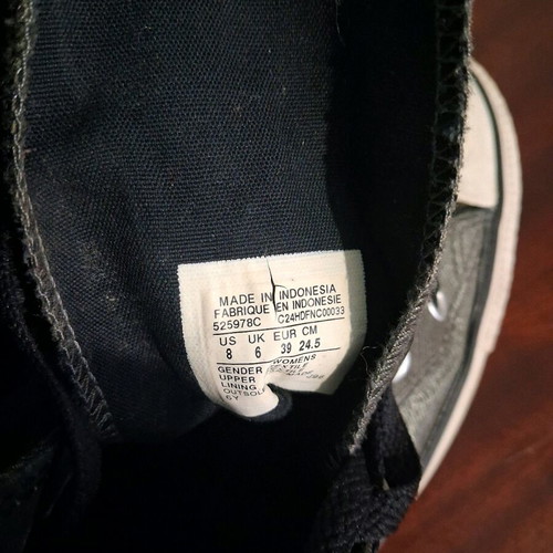 Converse Chuck Taylor All Star High Top metallic olive/green like new, size 39