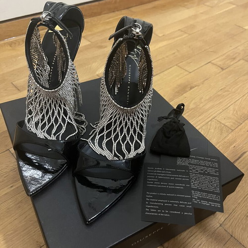 Giuseppe Zanotti Intrigo Crystal 105 sandals size 40 like new
