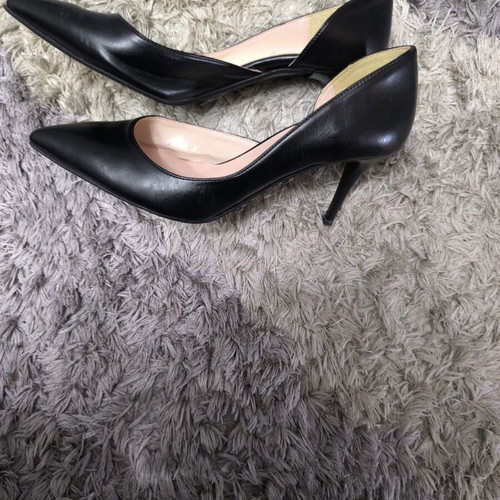 Black low heel pumps, size 38