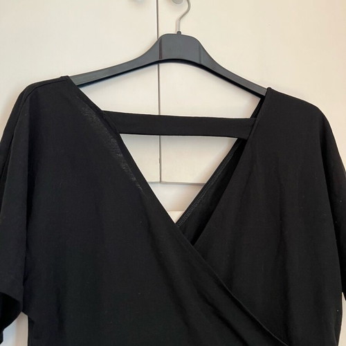 Black short-sleeve dress like new with back opening, size L