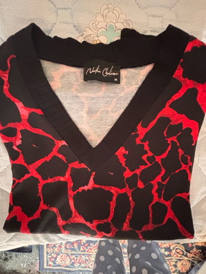 Women's blouse medium black-red with tiger pattern like new