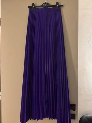 Maxi purple pleated skirt one size like new