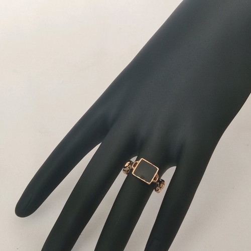 Women's ring like new, gold color with large black decorative stone