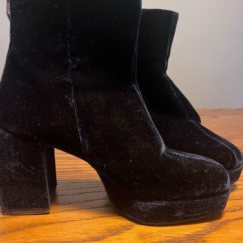 Zara blue velvet ankle boots like new, high heels