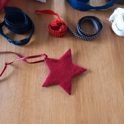 Short ribbons used, assorted colours and patterns