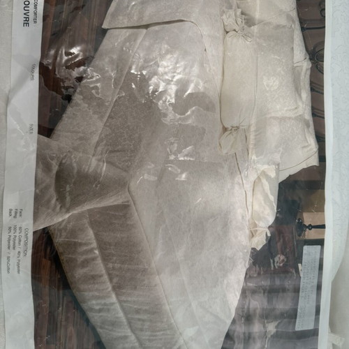 Comforter Set Louvre double new in packaging white ecru with gold designs