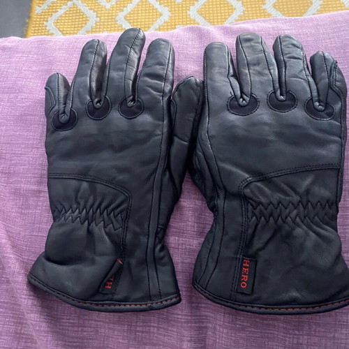 Hero gloves size M like new