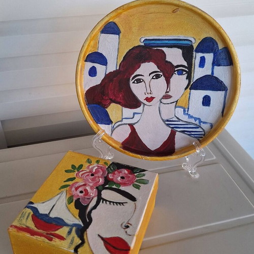 Handmade decorative set with metal plate and painted box