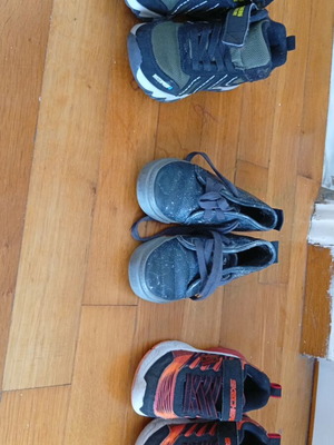 Παιδικά παπούτσια Skechers σαν καινούργια, 3 ζευγάρια, μέγεθος 26/27